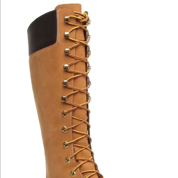 Timberland boots tall for women size 6, one zipper side needs to be fixed - Picture 3 of 6